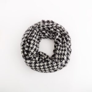 ortisei woman round neck scarf