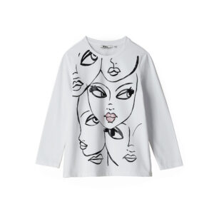 Street chic girl t-shirt with glossy print