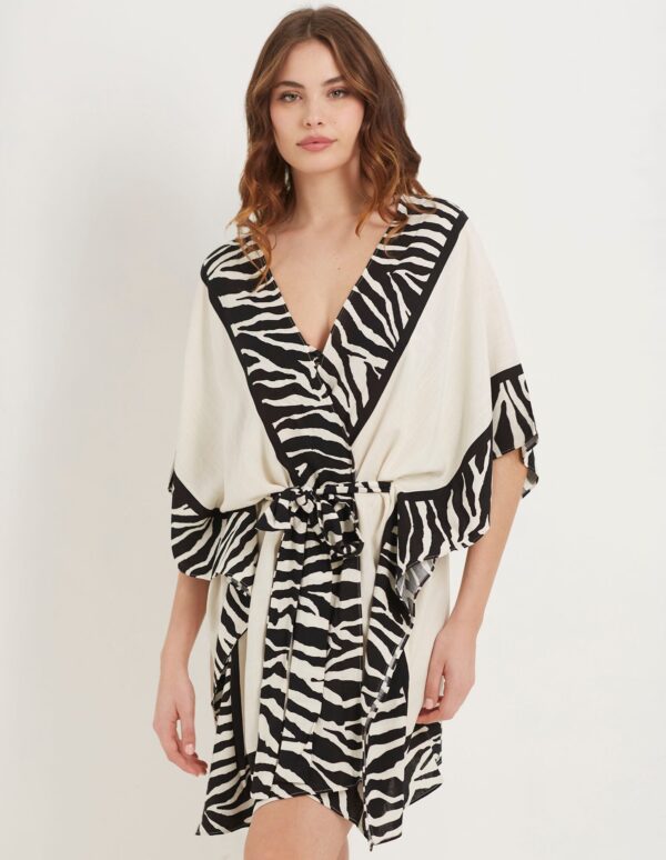 Manyara Woman Poncho – Image 2