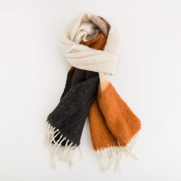 Kilimangiaro Woman Scarf 3 – Image 3