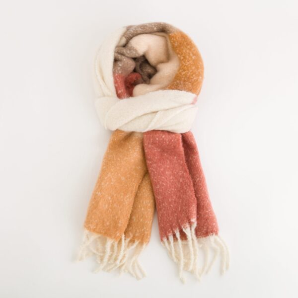 Kilimangiaro Woman Scarf 3 – Image 2