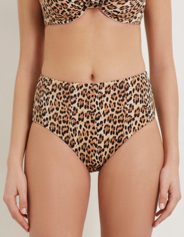 Essentials Woman Shaping Bottom 2