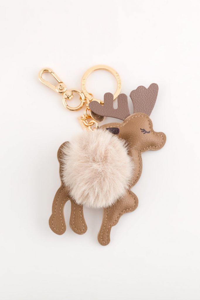 Chalet Keychain Woman Keyring 1