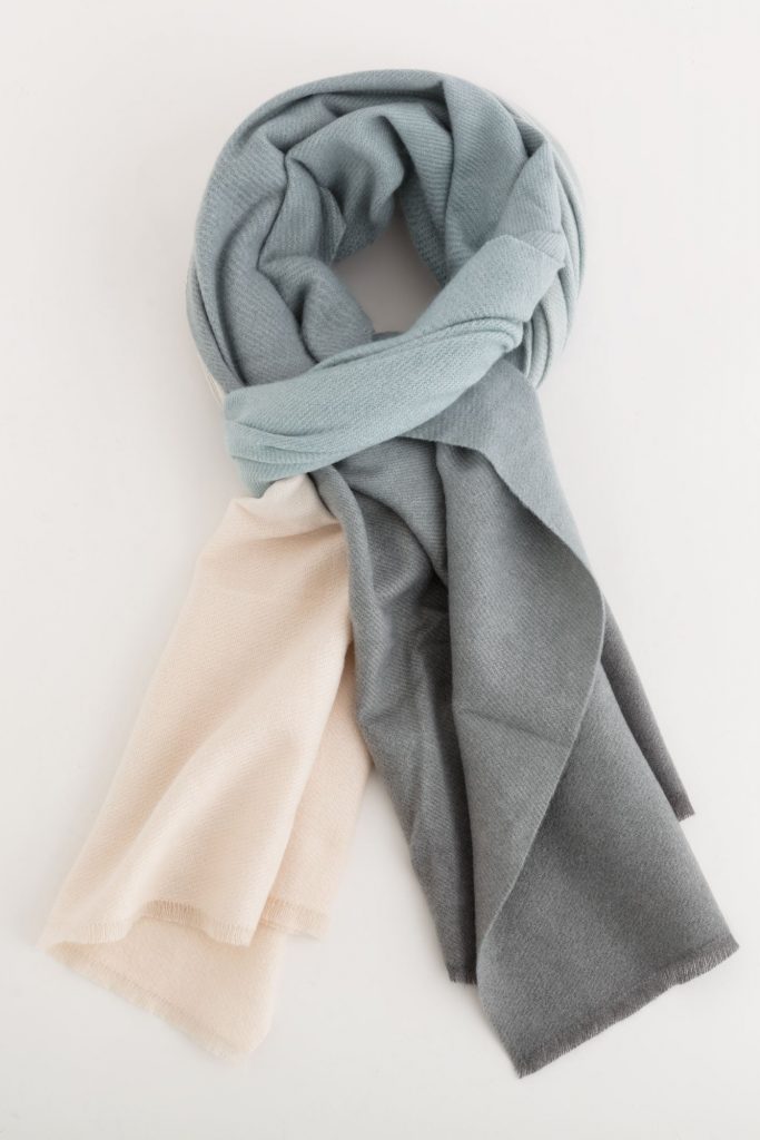 Everest Woman Scarf 1