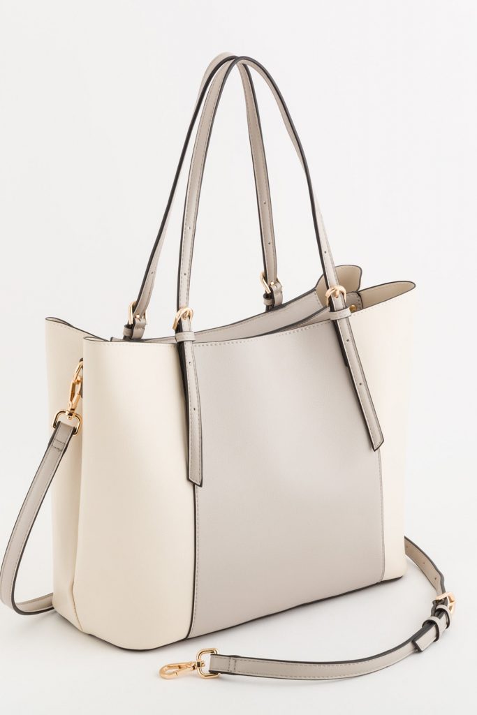 Lucrezia Woman Shopping