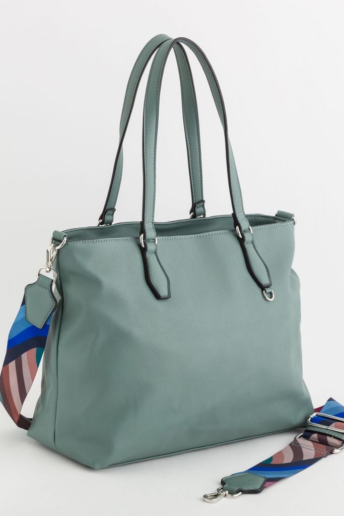 Lorenza Woman Shopping