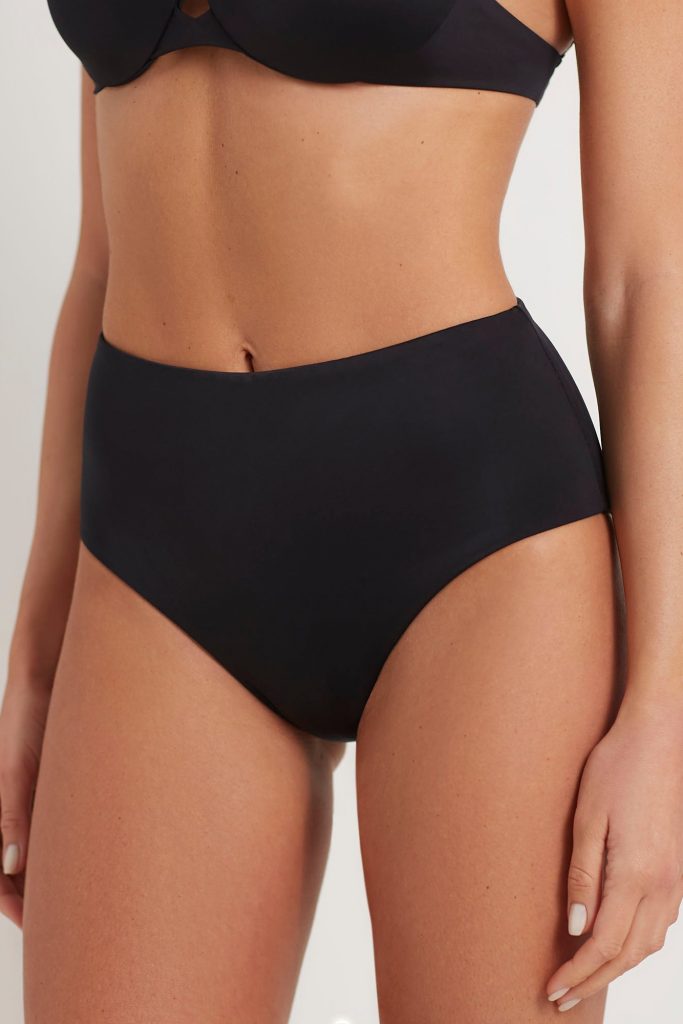 Essentials Woman Shaping Bottom 1