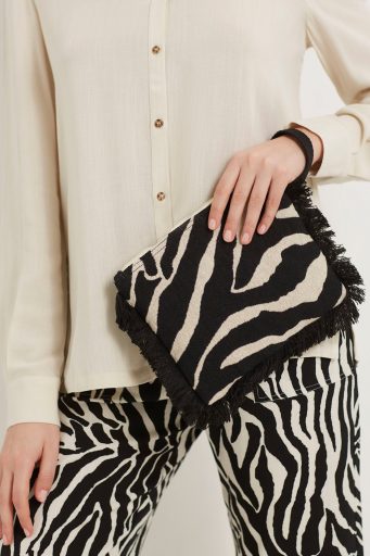Manyara Woman Pochette