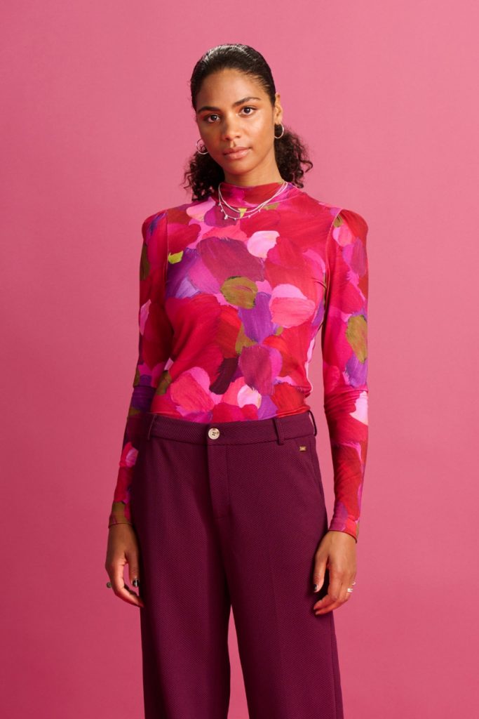 TURTLENECK – Brushwork Fiery Pink